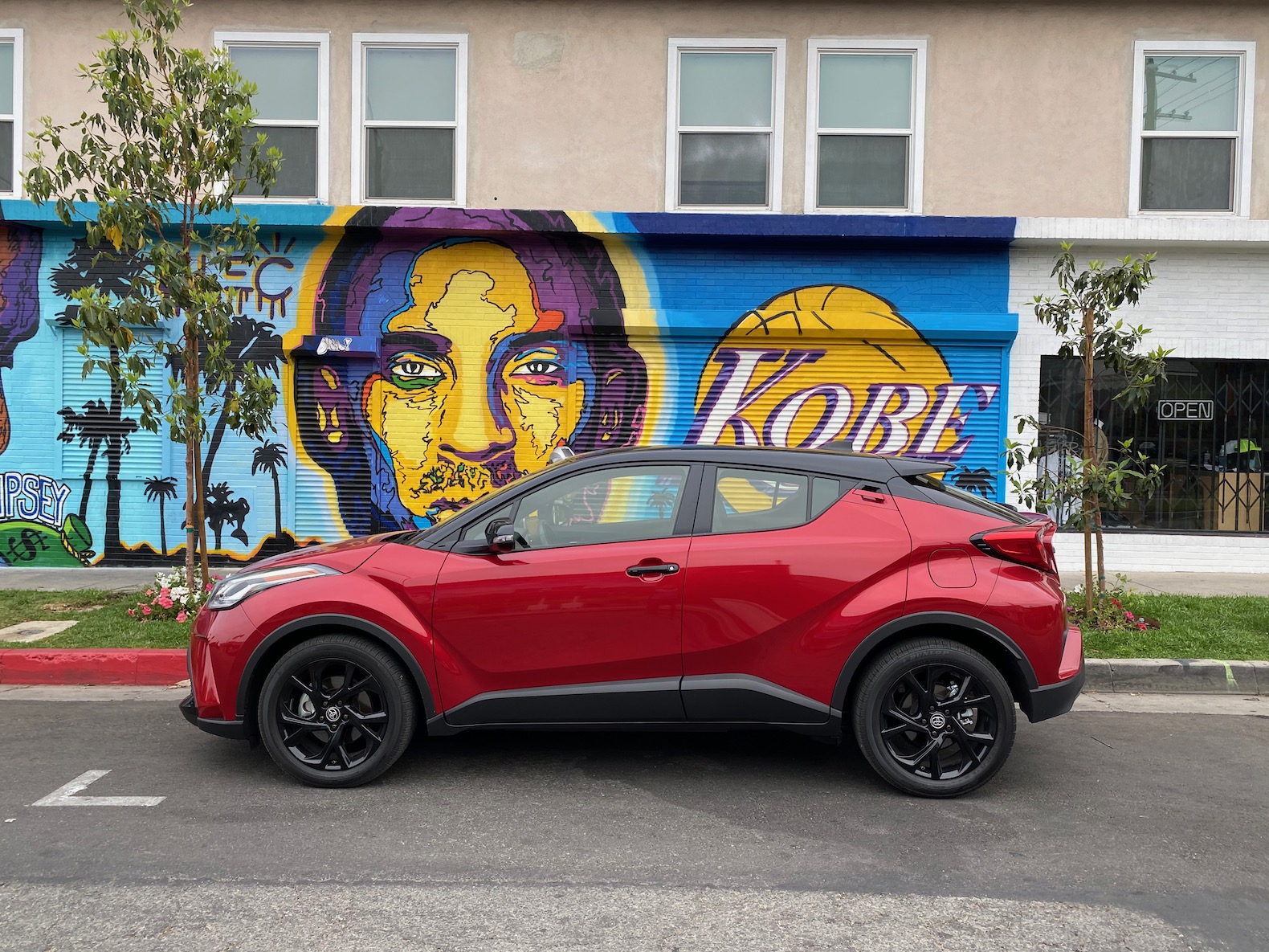 2021 Toyota C-HR Specs, Price, MPG & Reviews