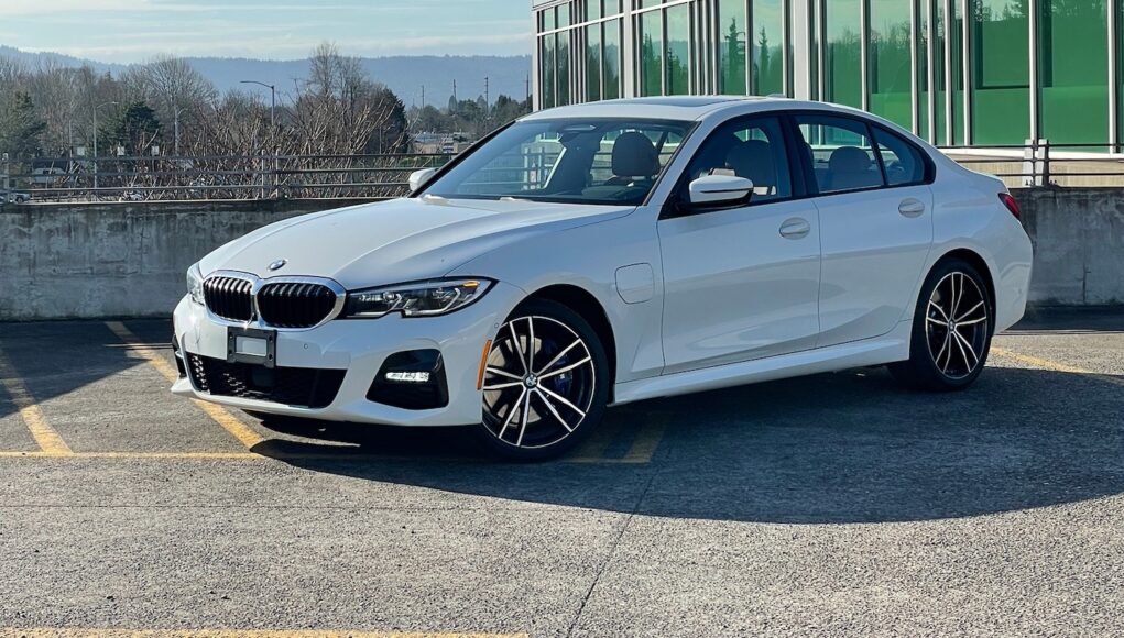 2021 BMW 330e Review