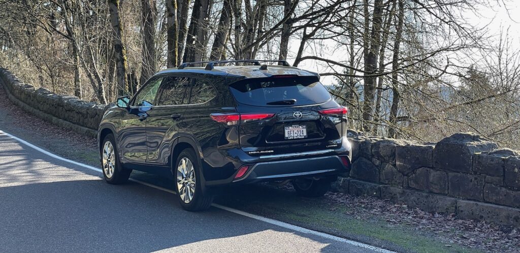 2021 Toyota Highlander Hybrid Review