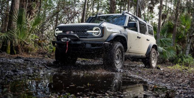 2022 Ford Bronco® Everglades™ Desert Sand