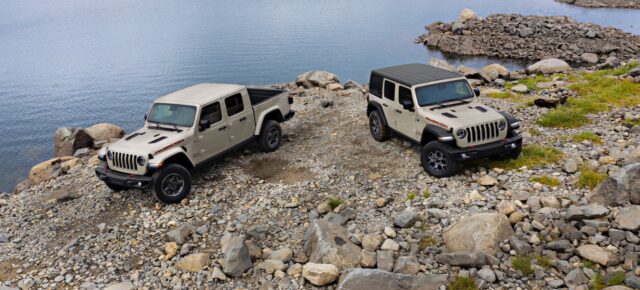 2022 Jeep Gladiator and 2022 Jeep Wrangler in limited-run Gobi exterior paint color.