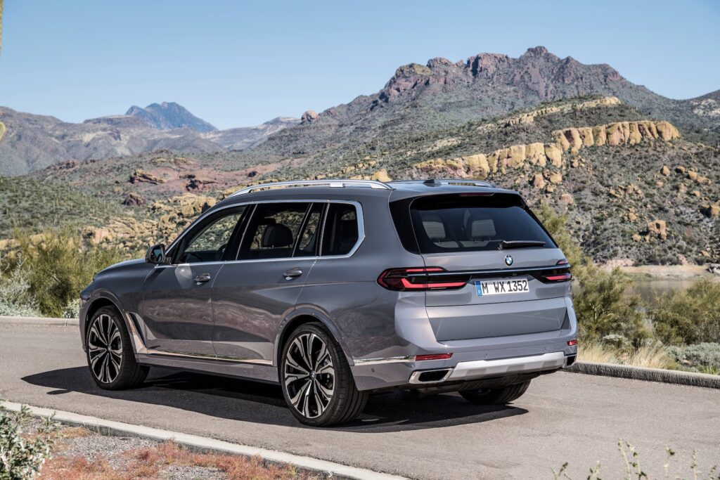 2023 BMW X7