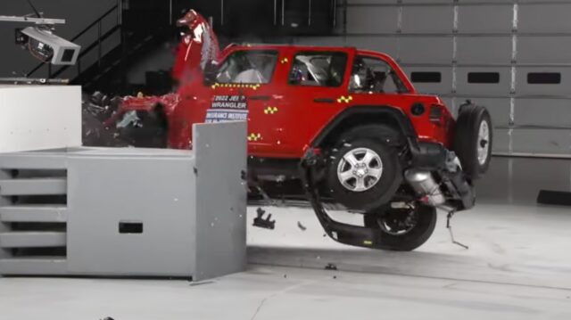 2022 Jeep Wrangler IIHS