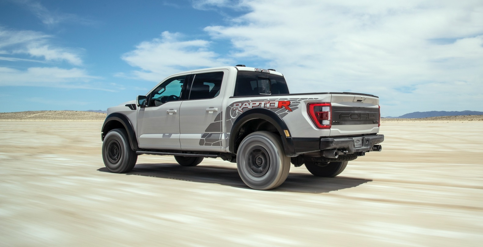 Le Ford F-150 Raptor R embarque le V8 de la Mustang Shelby GT500