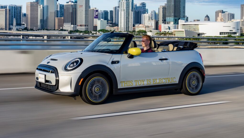 Mini Cooper SE Convertible concept