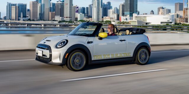 Mini Cooper SE Convertible concept