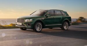 2023 Bentley Bentaya S and Azure hybrid