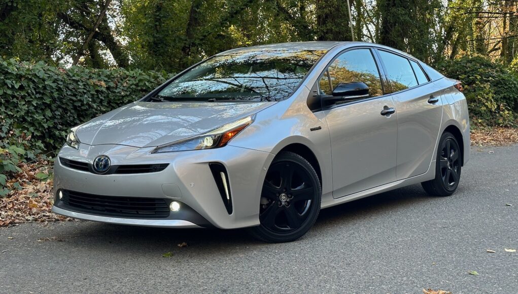 2022 Toyota Prius Review