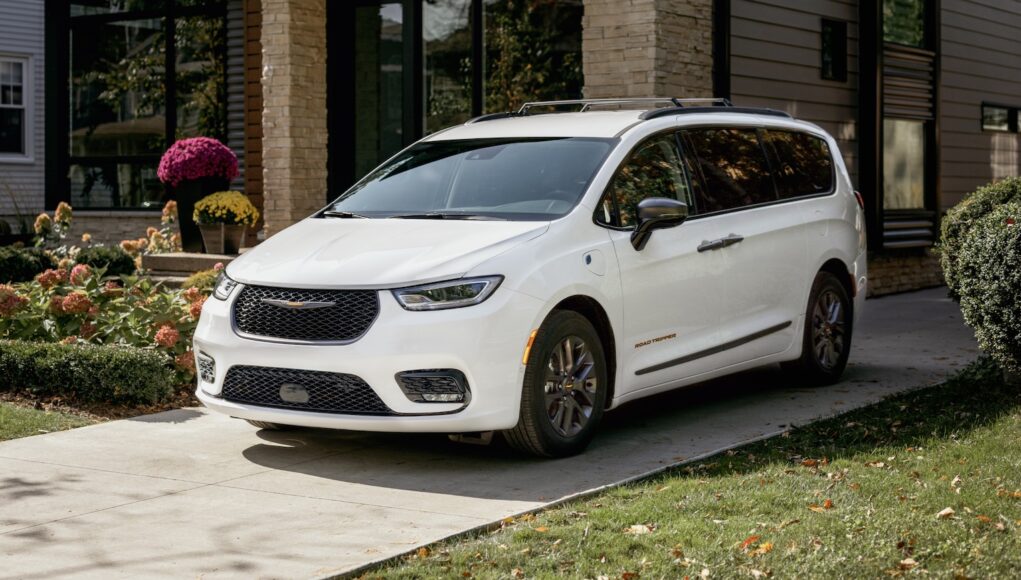 2023 Chrysler Pacifica Road Tripper