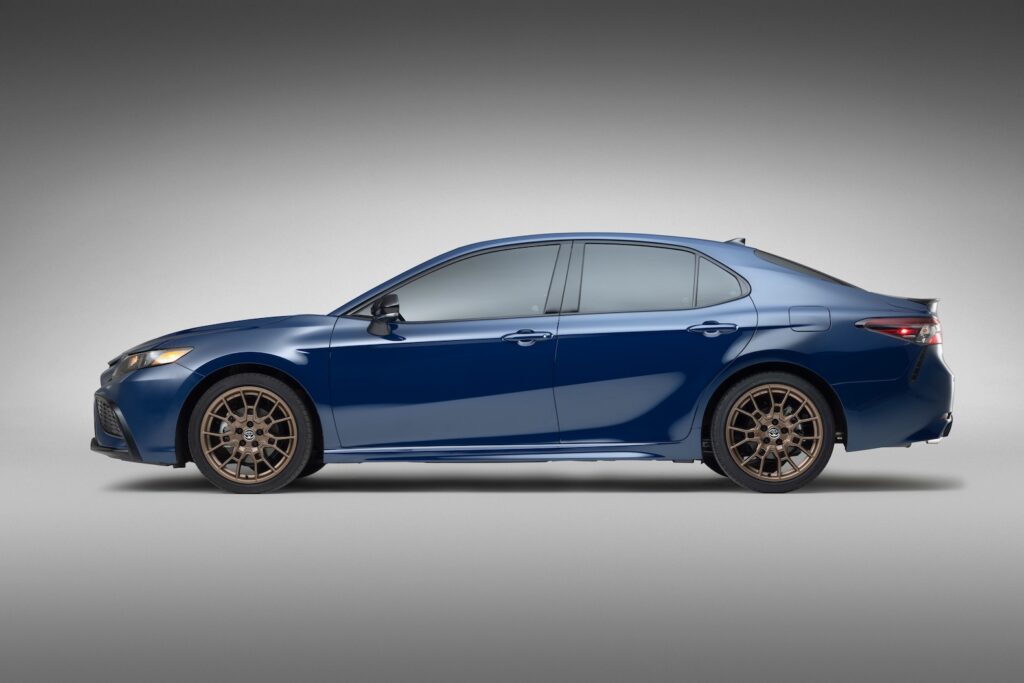 2023 トヨタ カムリ レビュー