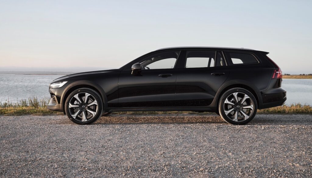 2023 Volvo V60 Cross Country Review