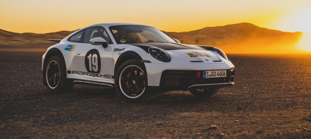 Porsche 911 Dakar wraps