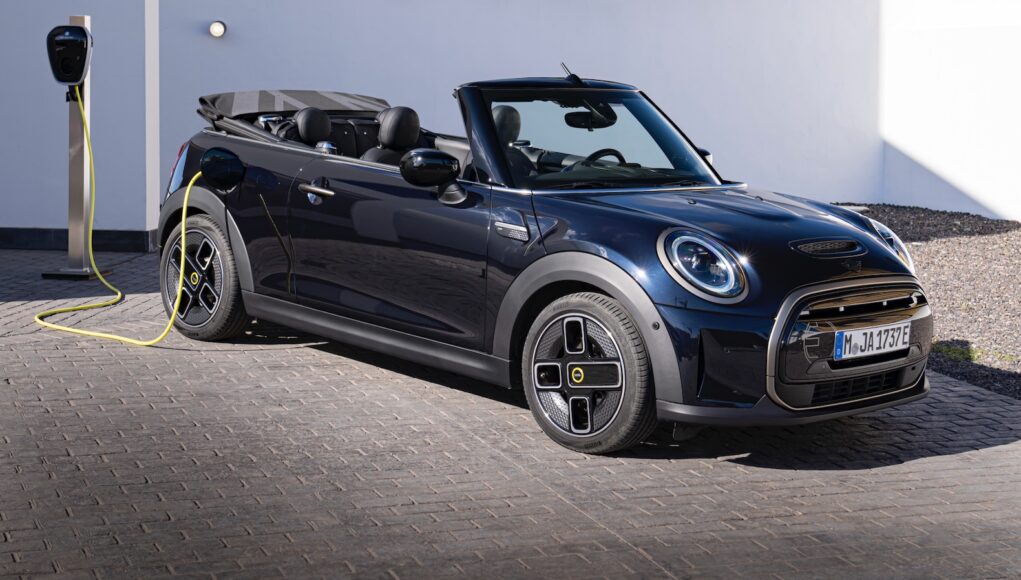 2023 Mini Cooper SE Convertible brings open-air fun into the EV era ...