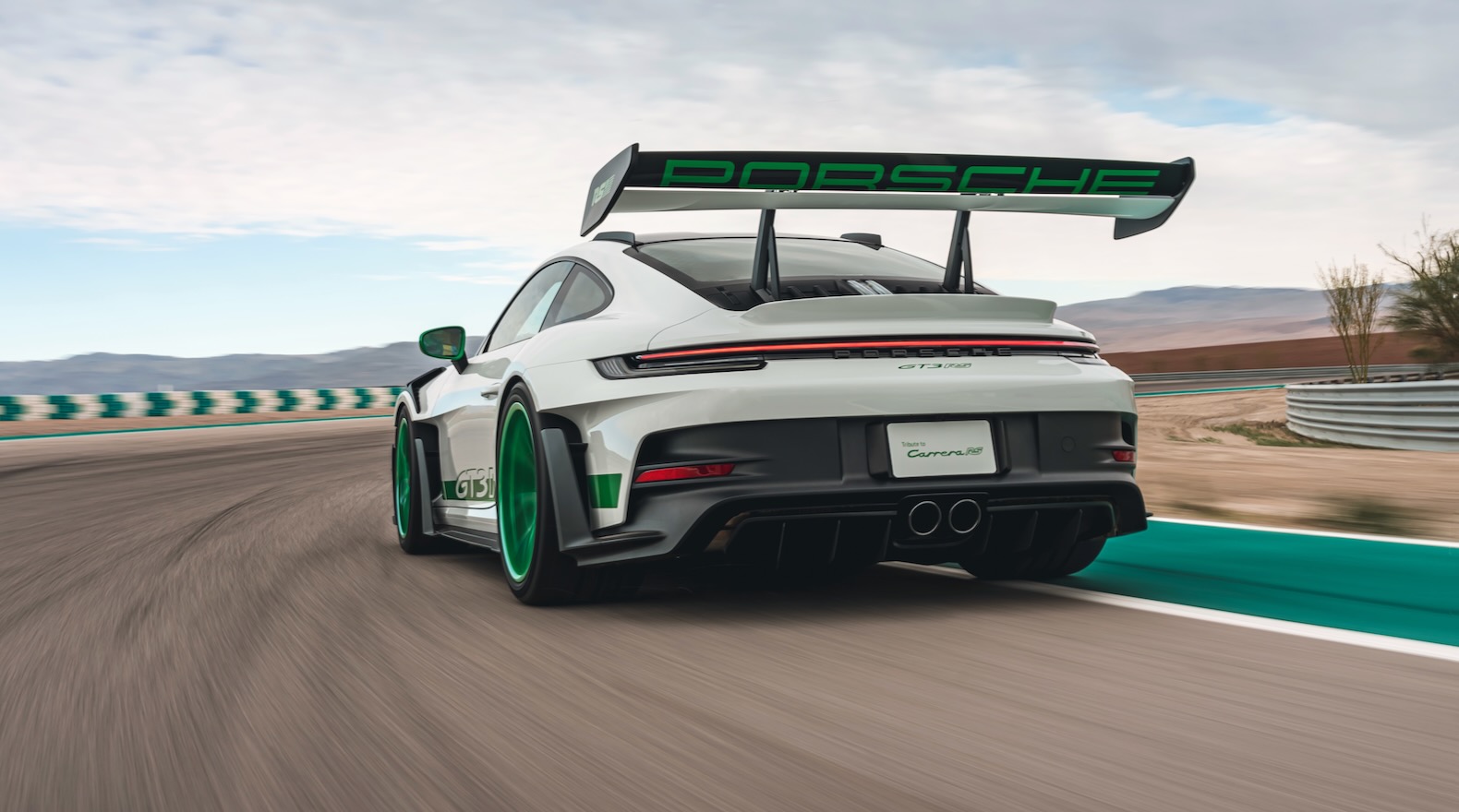 What are the Available Features of the 2023 Porsche 911 GT3 RS? [VIDEO] -  Porsche Santa Clarita