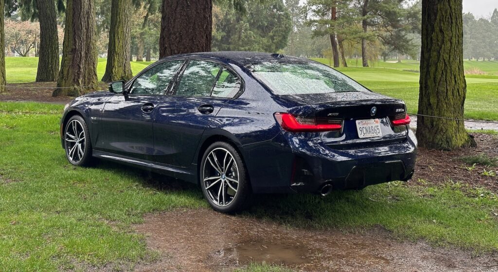 2023 BMW 330 e Review