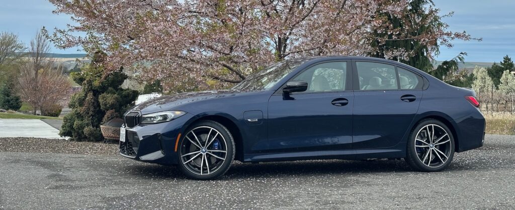 2023 BMW 330 e Review