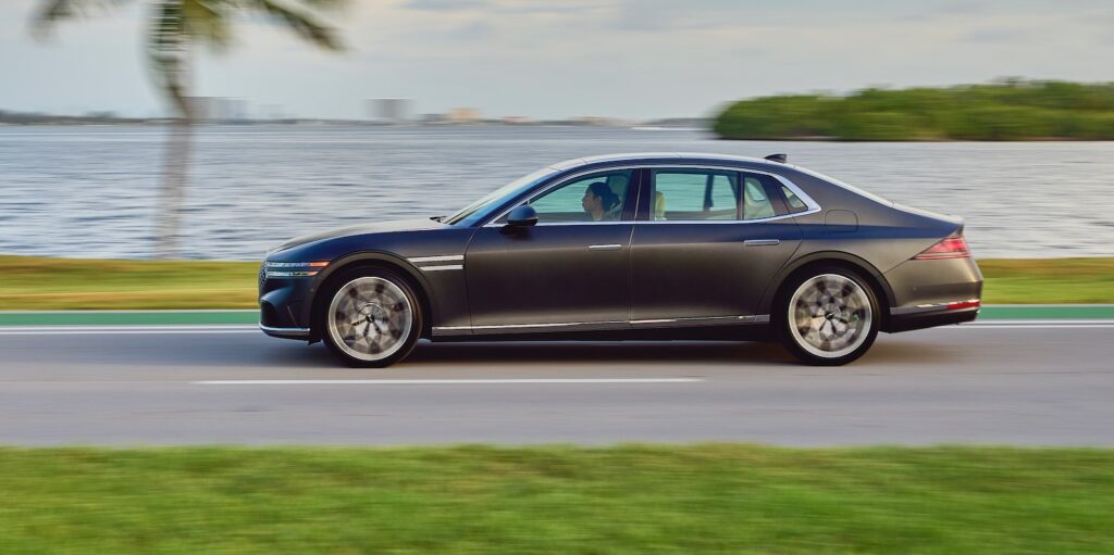 2023 Genesis G90 Review