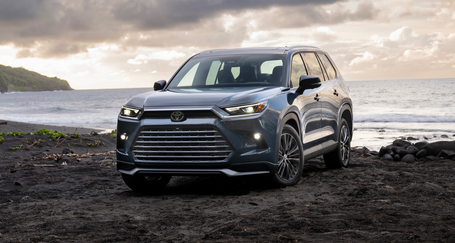 Introducing the 2024 Toyota Grand Highlander