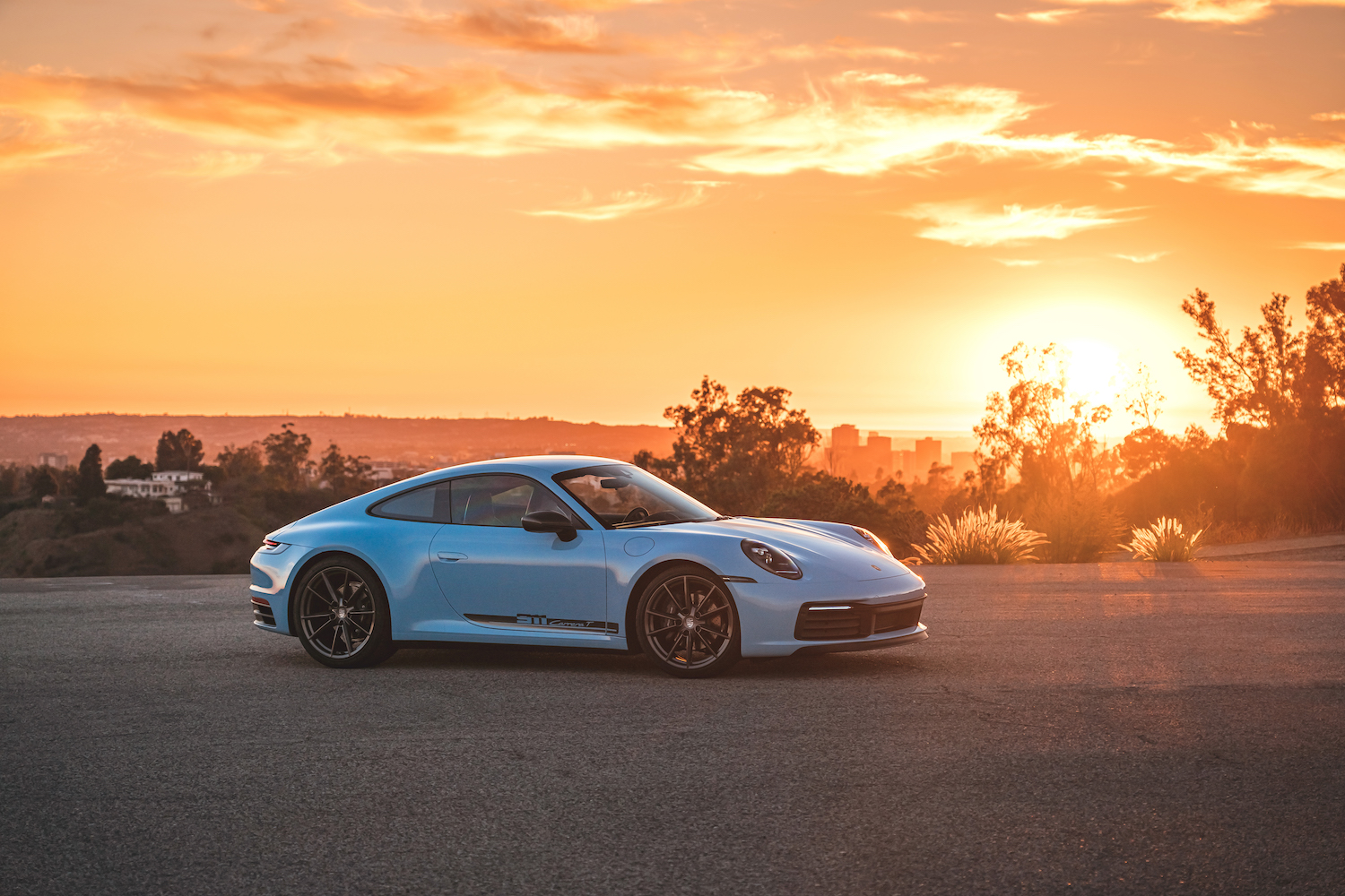 New Porsche 911 Carrera T revealed with seven-speed manual stick