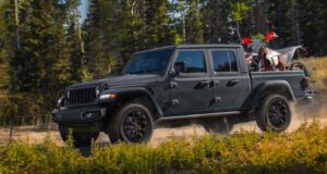 2024 Jeep Gladiator NightHawk