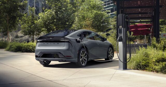 2025 Toyota Prius PHEV
