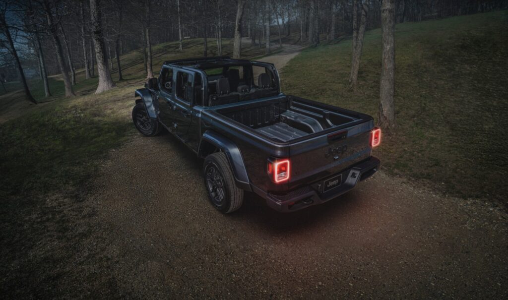 2025 Jeep Gladiator Dark Sky edition