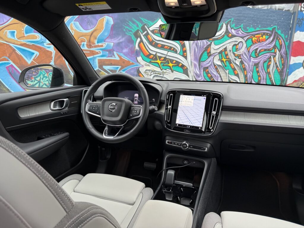 2025 Volvo EX 40 Review