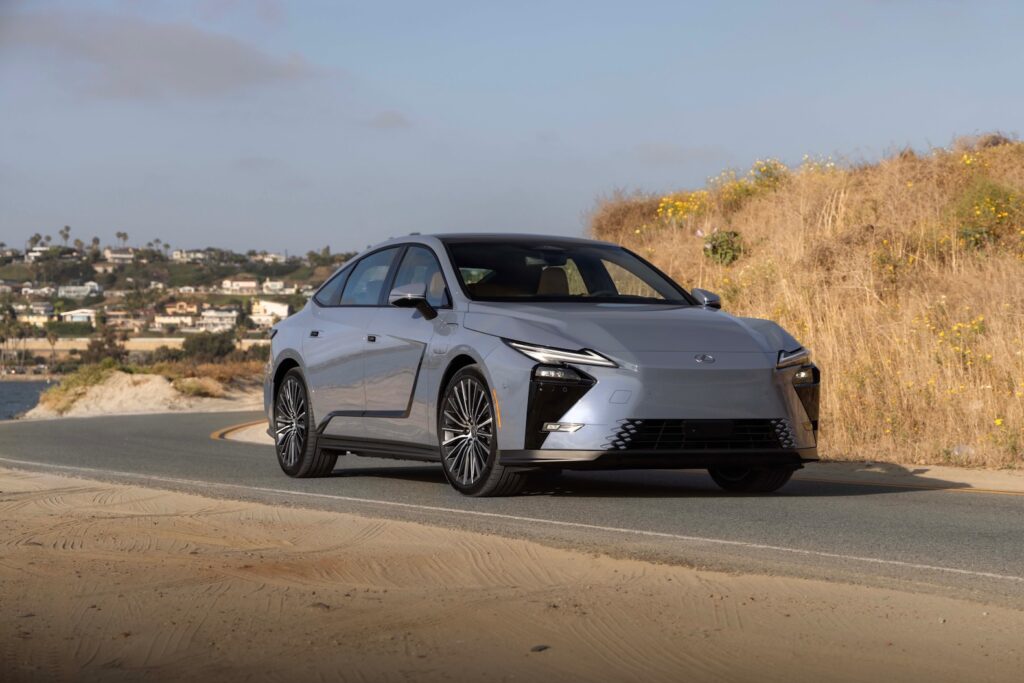 2026 Lexus ES 350e Review