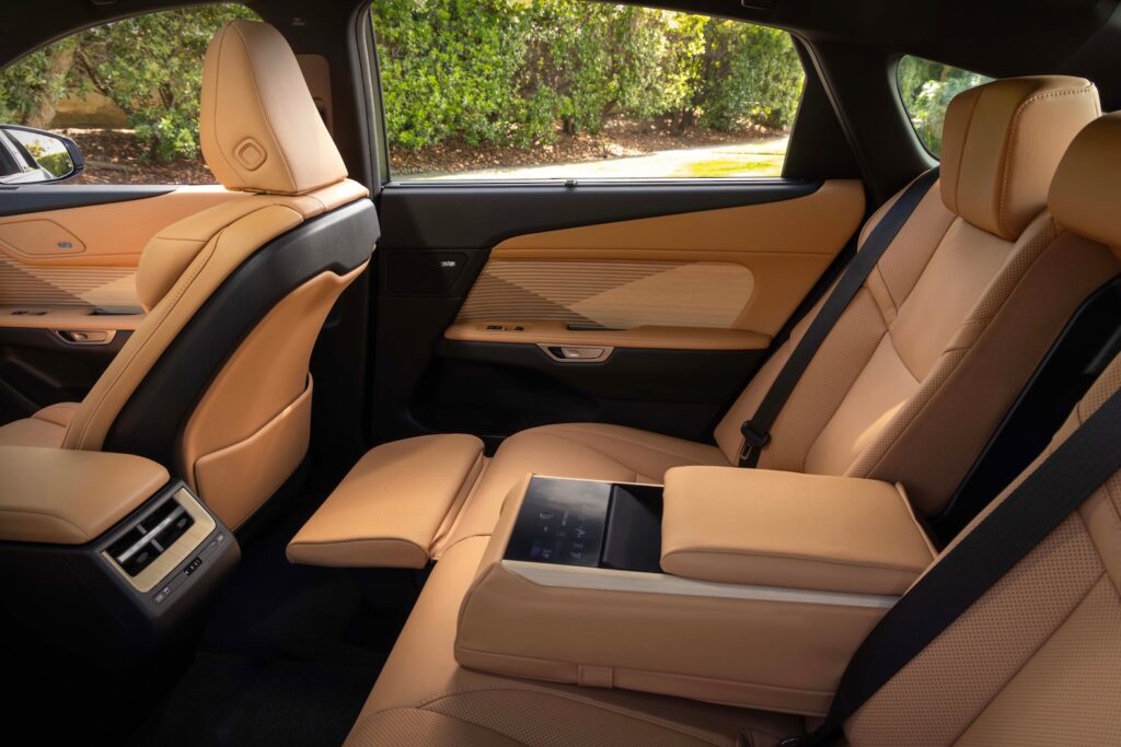 2026 Lexus ES 350e Review