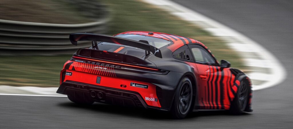 2027 Porsche 911 GT4 R