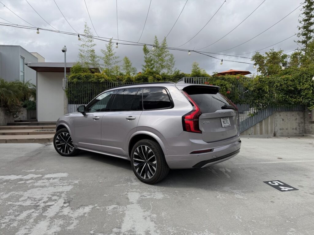 2026 Volvo XC90 T8 Review